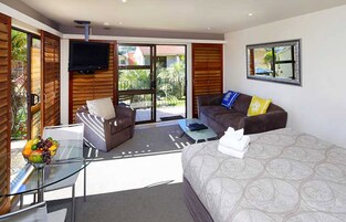 Standard-Studio, Blick auf den Innenhof | Individuell dekoriert, individuell eingerichtet, Bügeleisen/Bügelbrett