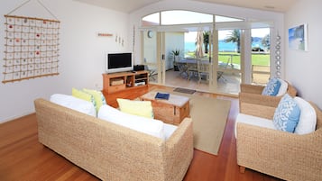 Televisión de pantalla plana de 30 pulgadas con canales por satélite