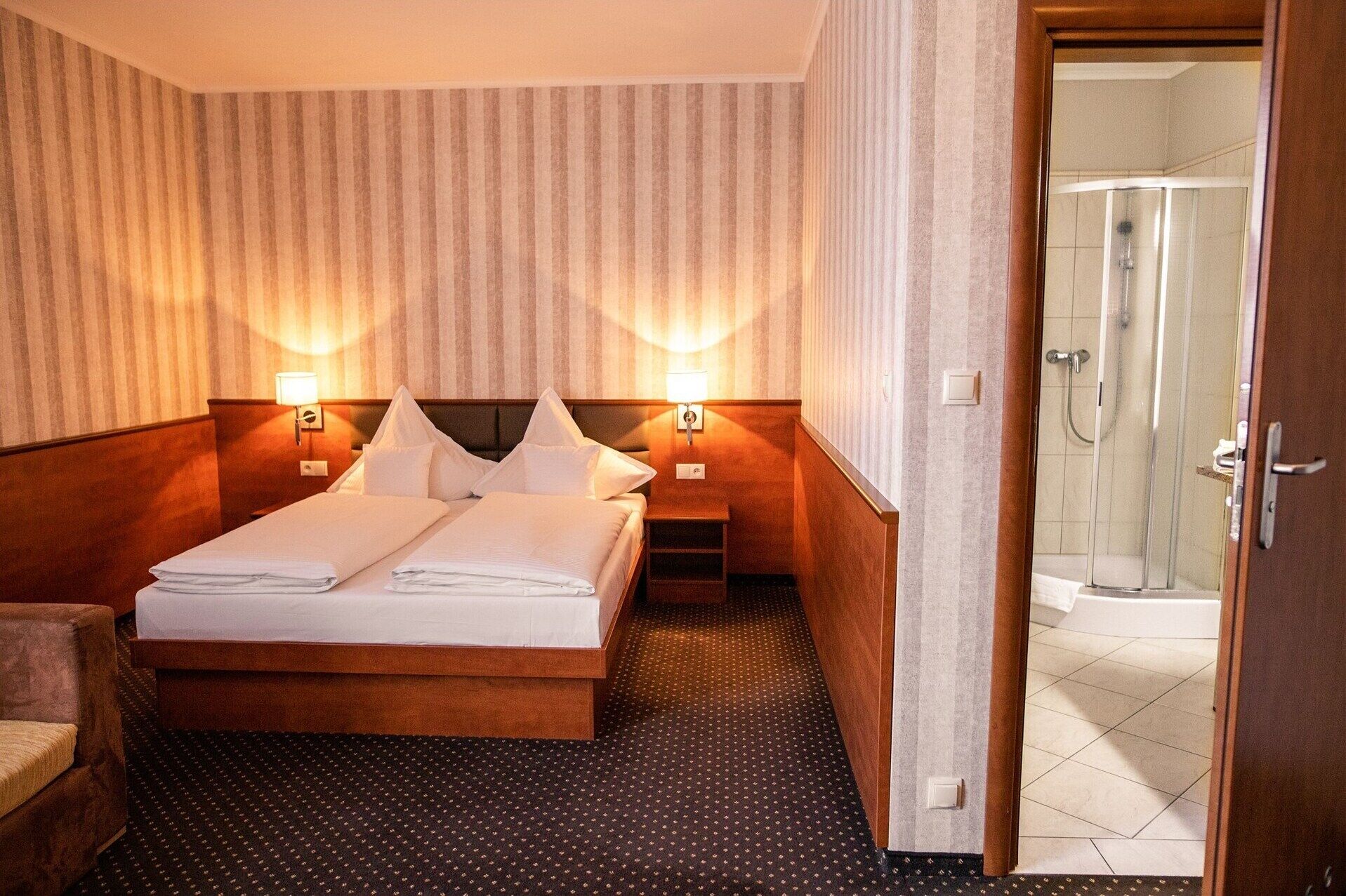 Desk, iron/ironing board, rollaway beds, free WiFi