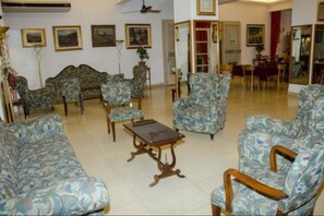 ロビー応接スペース