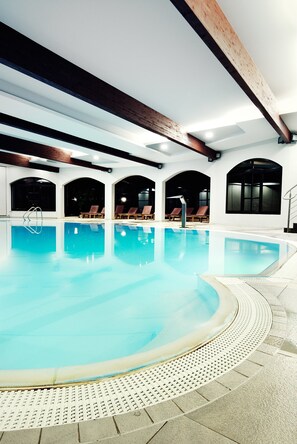 Indoor pool, pool loungers - Hotel Anders (Ostróda)