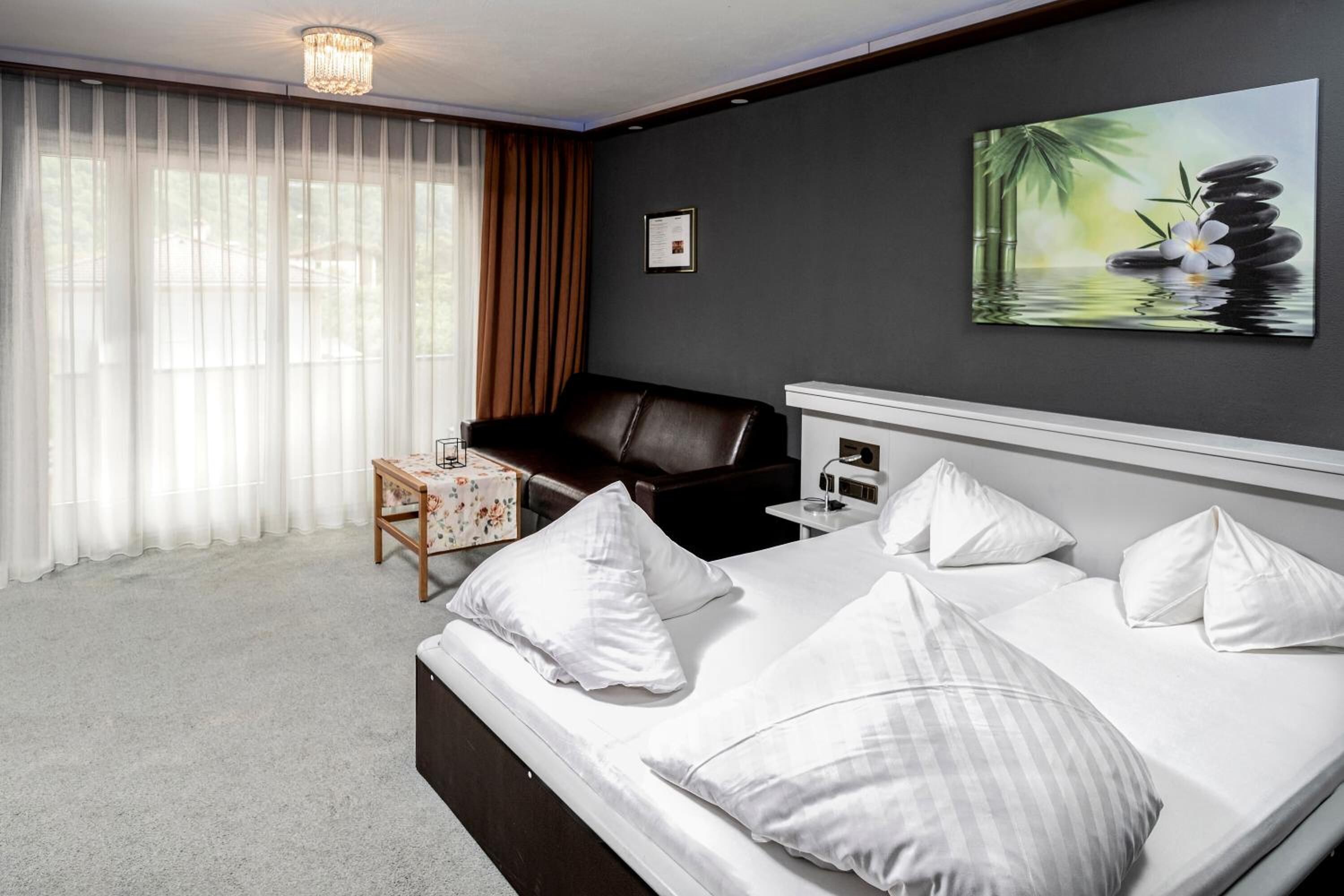 Blackout drapes, free WiFi, bed sheets