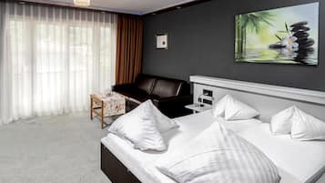 Blackout drapes, WiFi (free), bed sheets