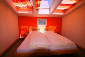 Double Room | Blackout drapes, free WiFi, bed sheets