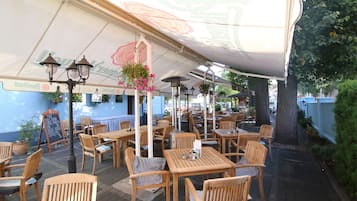 2 étterem, amelyekben reggeli fogyasztható (nemzetközi konyha ételei)