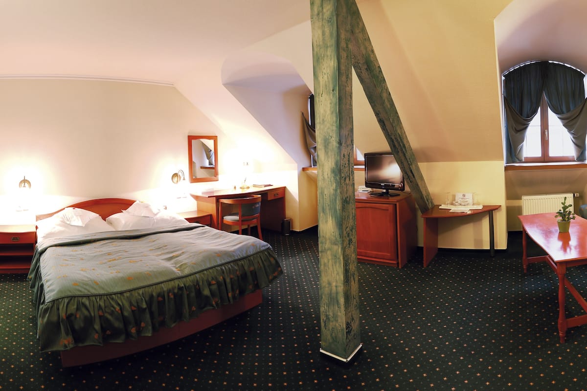comfort double room | premium bedding, minibar, in-room safe, desk