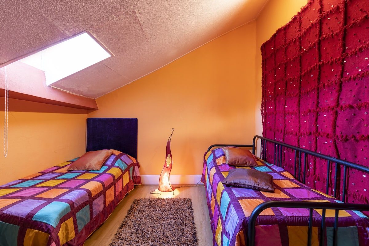 Basic Dört Kişilik Oda | Kuştüyü yorgan, ayrı ayrı dekore edilmiş, ücretsiz kablosuz İnternet