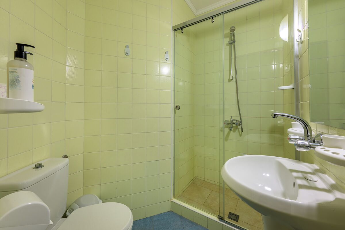 family room, balcony | bathroom | separate bathtub and shower, free toiletries, towels, soap
