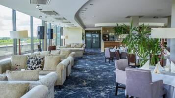 3 restaurants, breakfast, lunch, dinner served; Modern European cuisine