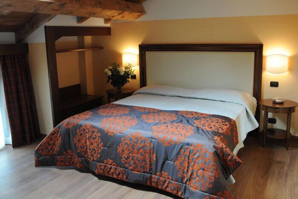 In-room safe, desk, iron/ironing board (on request), cribs (surcharge)