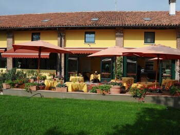 Cascina Marisa Hotel