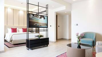 Junior-Suite, 1 King-Bett | Hochwertige Bettwaren, Daunenbettdecken, Minibar, Zimmersafe