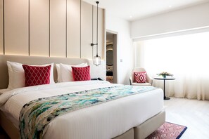 Premium bedding, down comforters, minibar, in-room safe - Golden Tulip Lucknow (Lucknow)