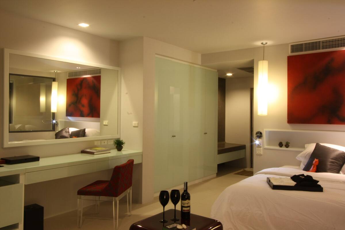 Deluxe Room | Premium bedding, down comforters, Select Comfort beds, minibar