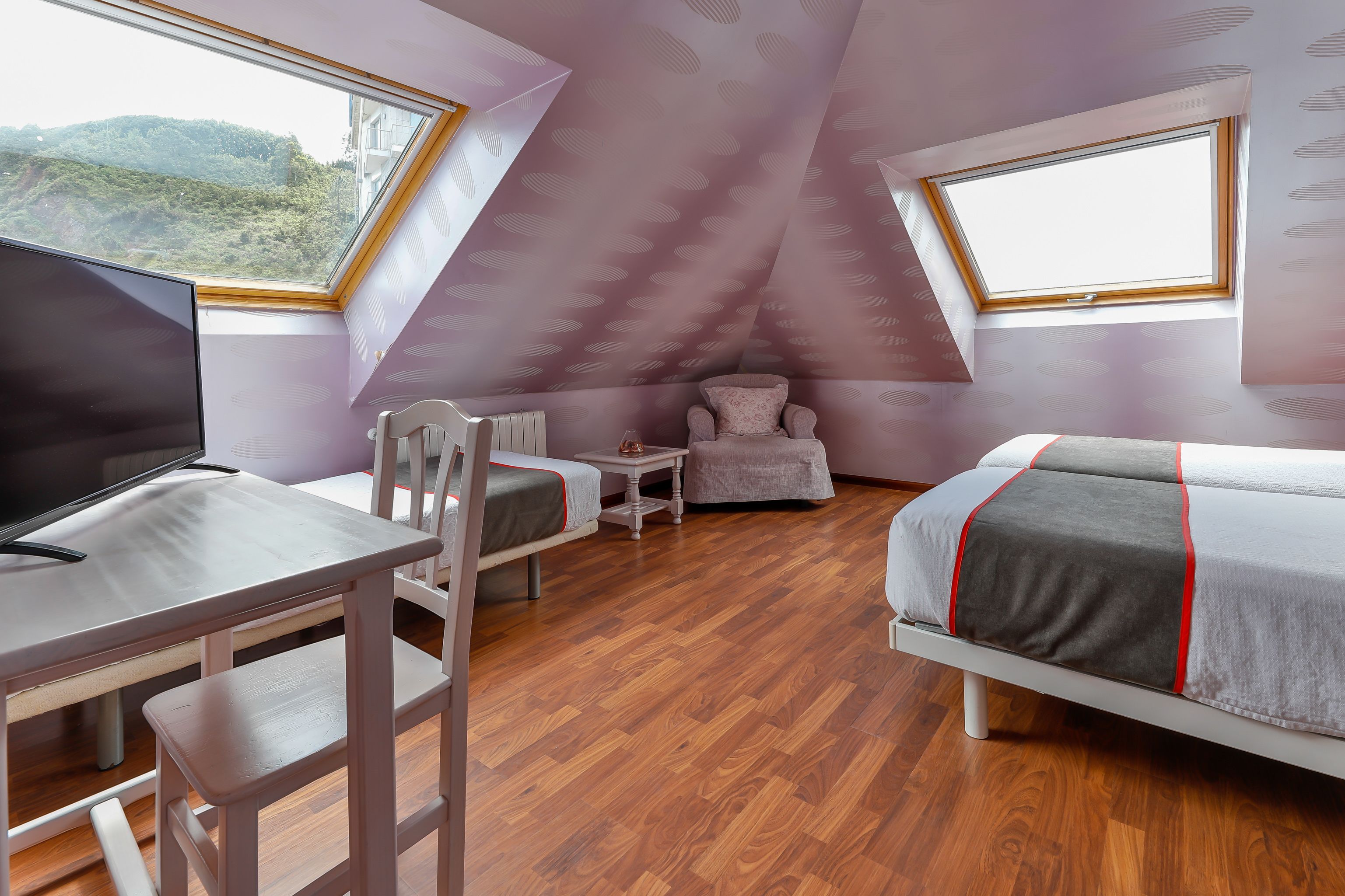 triple room | desk, free wifi, bed sheets