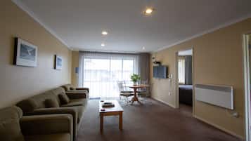 Family Apartment, 2 Bedrooms | Living area | TV