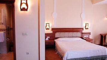 Minibar, caja fuerte, sistema de insonorización y wifi gratis