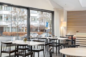Lunch and dinner served - Best Western Plus Park City Hammarby Sjostad (Stockholm)