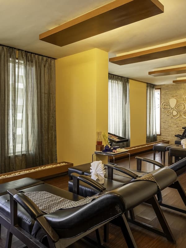 Couples treatment room(s), deep-tissue massages, body wraps, body scrubs