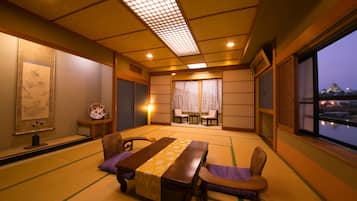 Japanese Room 15 Tatami Mats with Castle view | Minibar, in-room safe, desk, laptop workspace