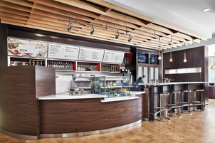 Se sirven desayunos y cenas, cocina americana