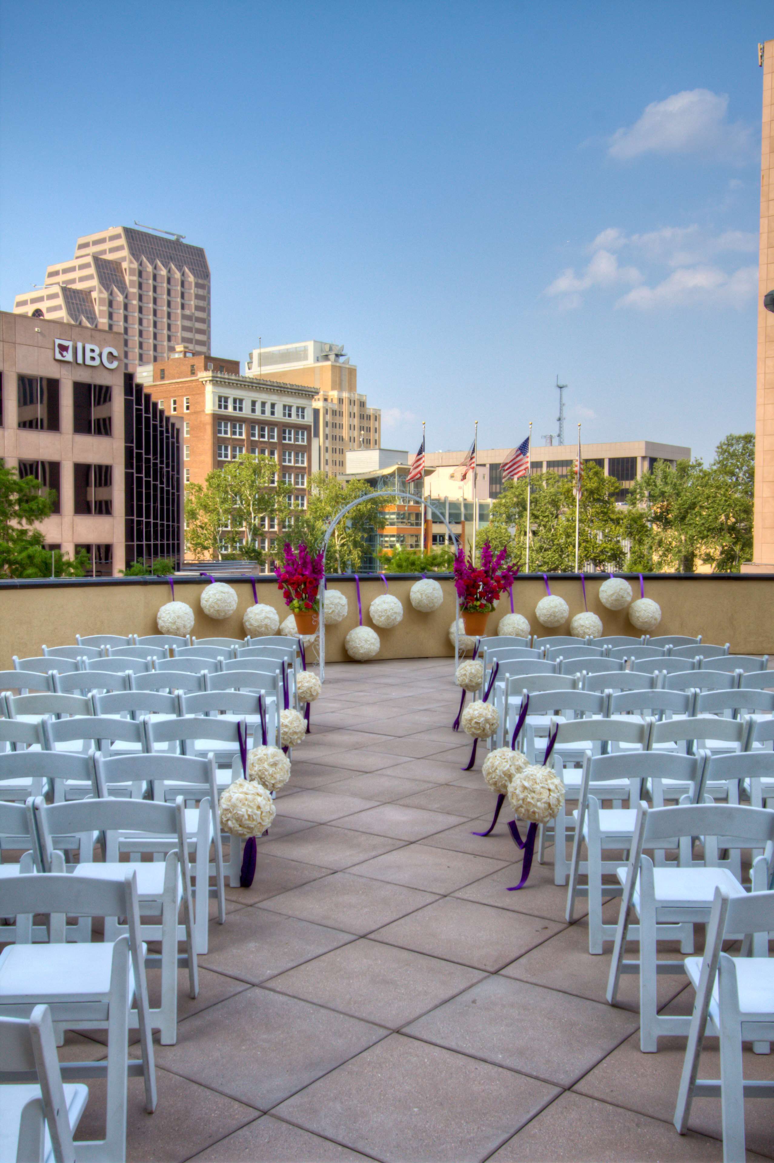 Photo - Embassy Suites San Antonio Riverwalk-Downtown