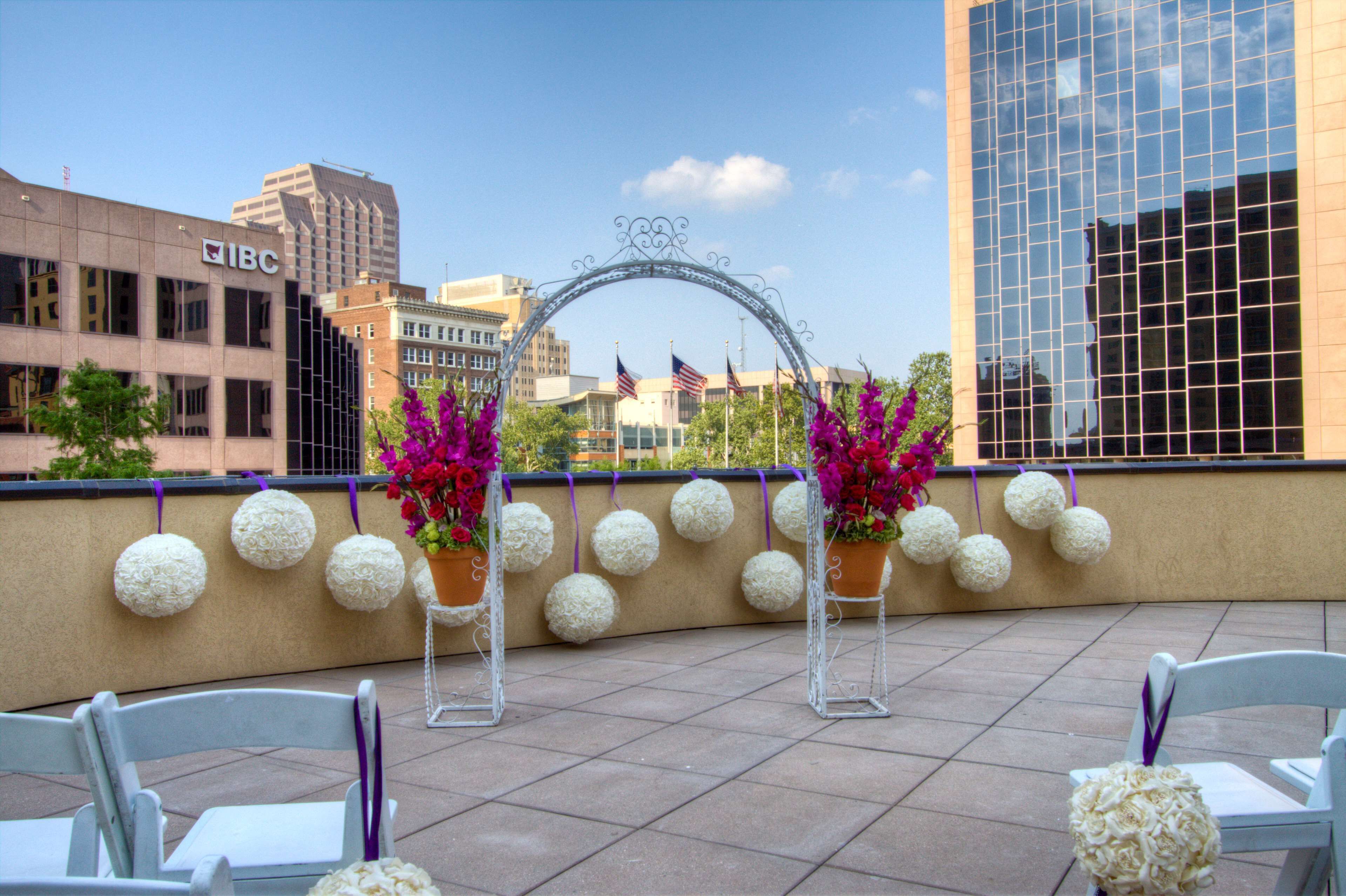 Photo - Embassy Suites San Antonio Riverwalk-Downtown