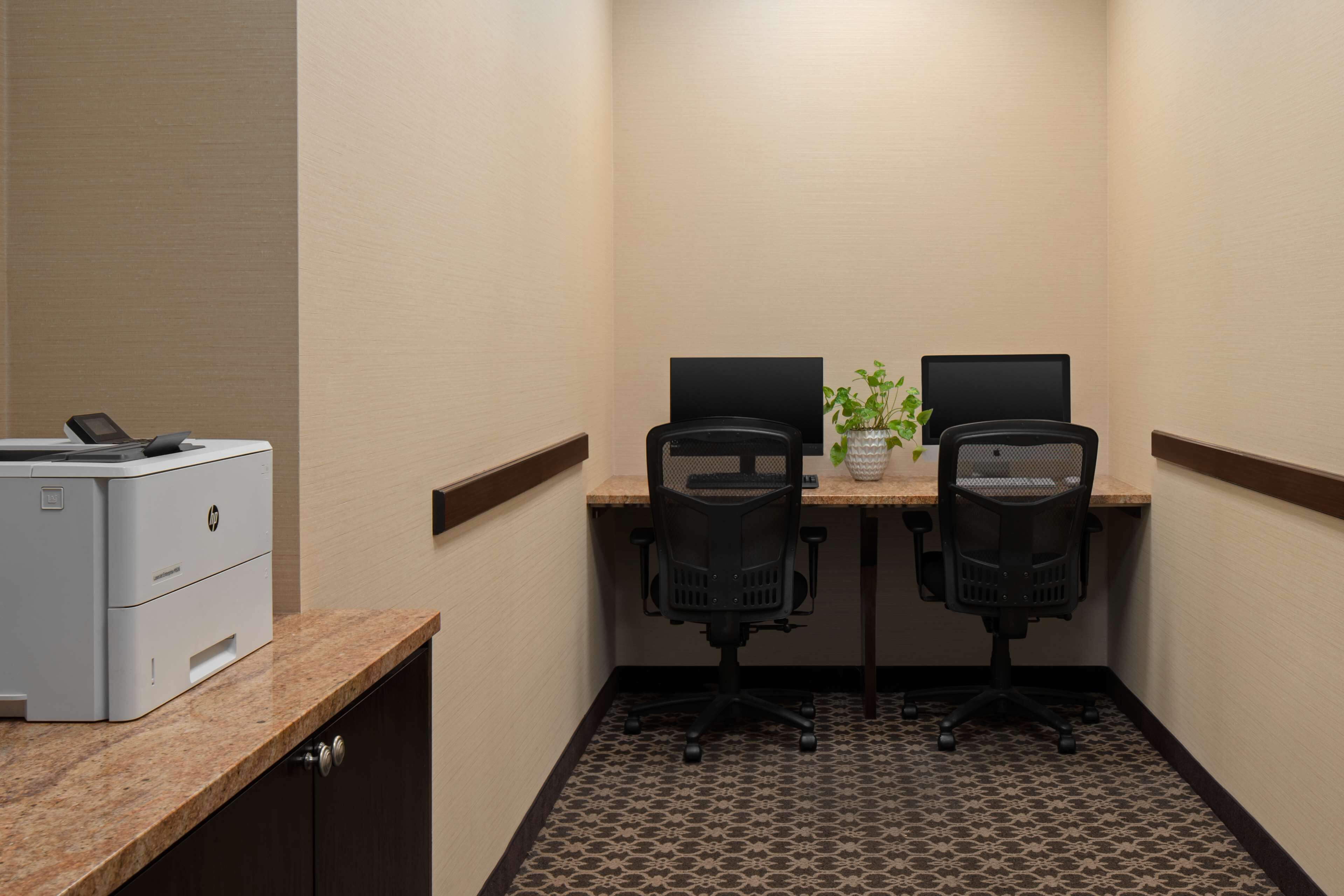 Photo - Embassy Suites San Antonio Riverwalk-Downtown