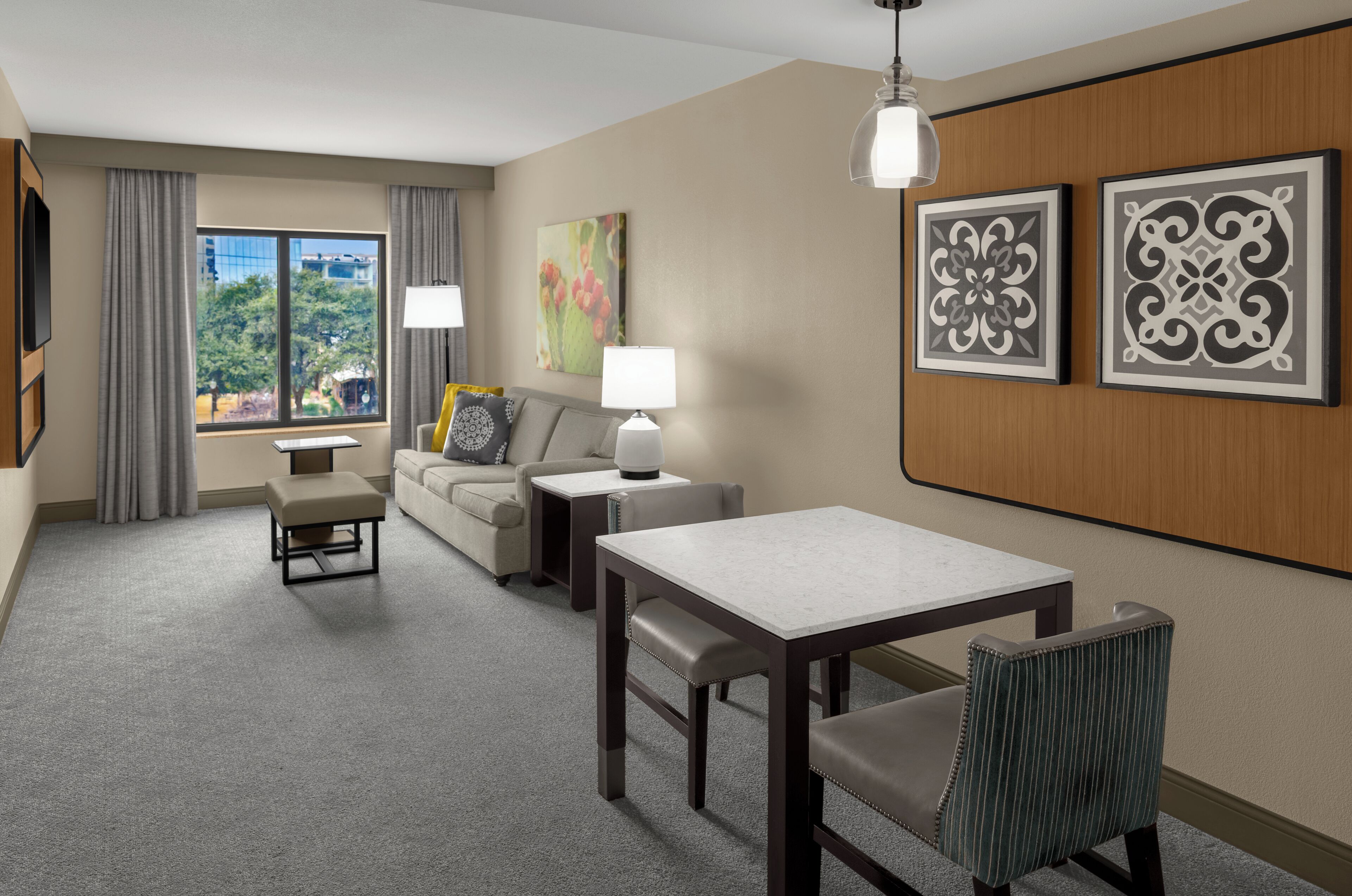 Rom, 2 queensize-senger, tilgjengelighetstilpasset, ikke-røyk | Allergitestet sengetøy, senger med overmadrass og safe på rommet