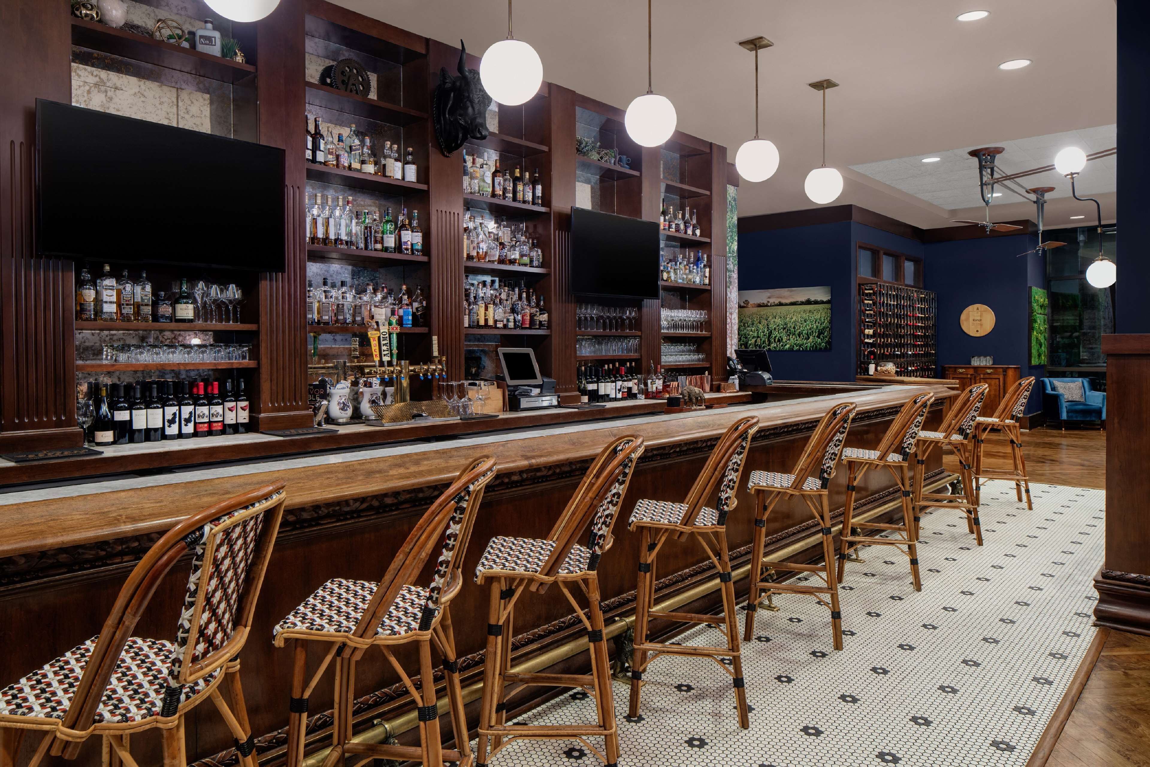 Photo - Embassy Suites San Antonio Riverwalk-Downtown