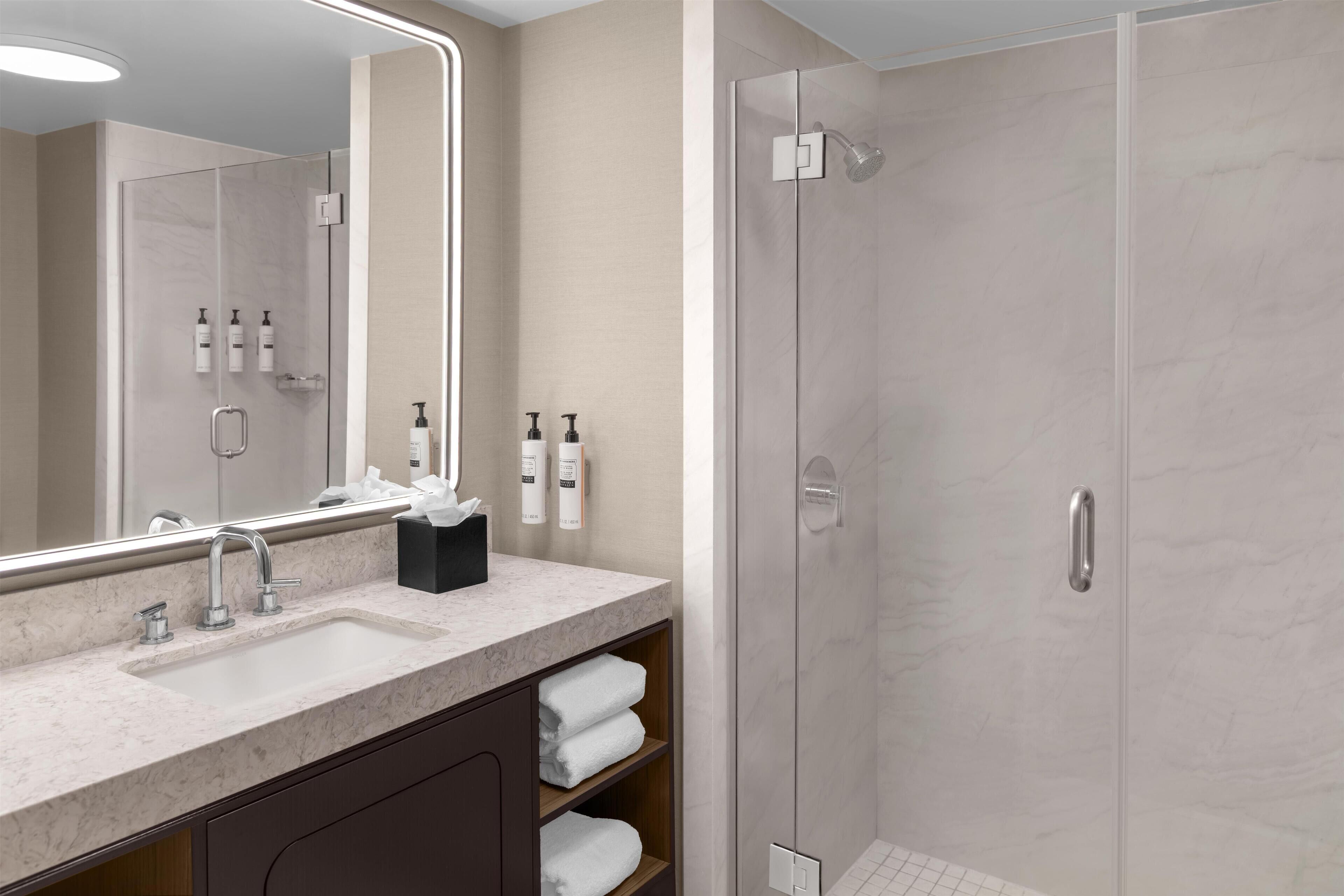 Photo - Embassy Suites San Antonio Riverwalk-Downtown