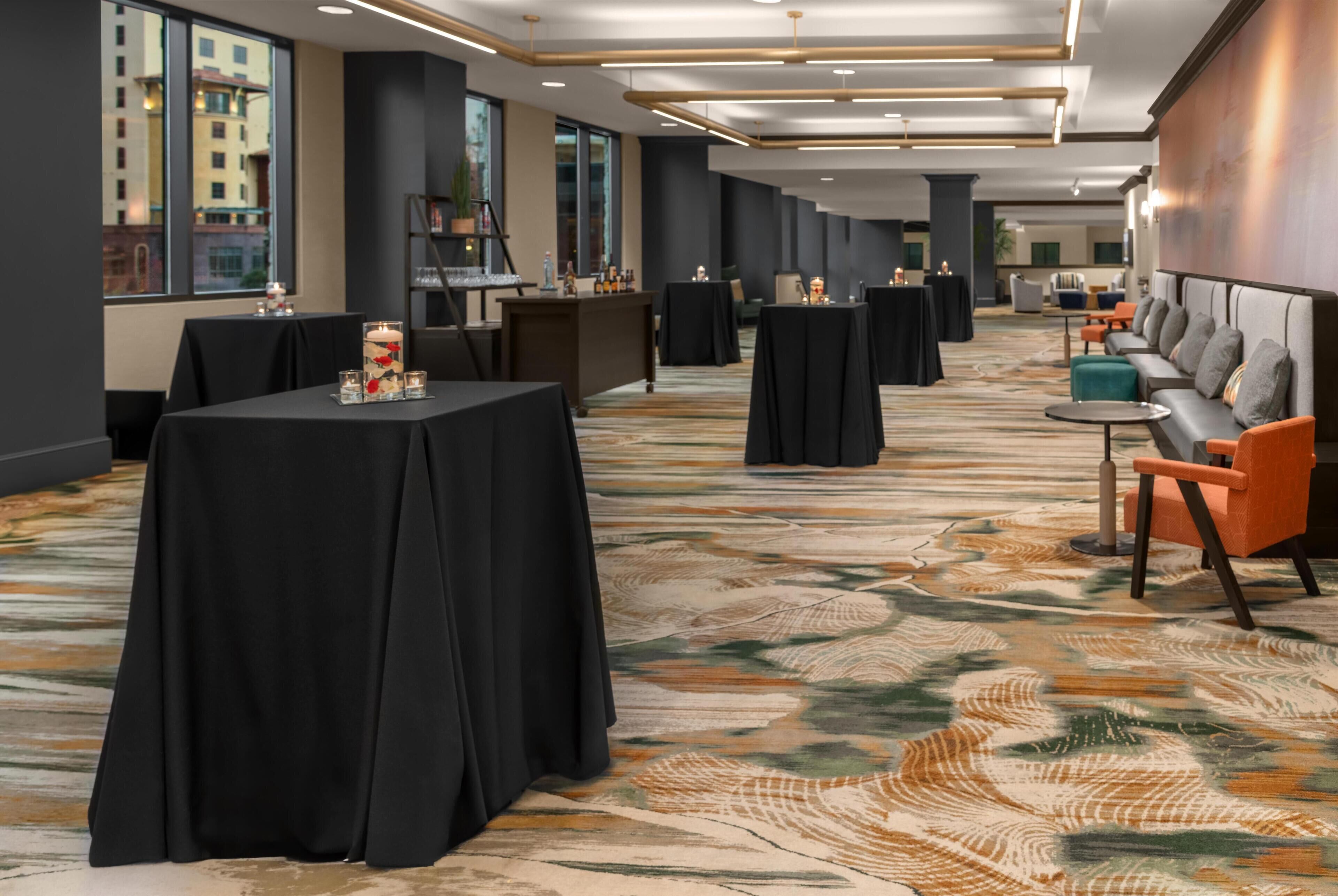 Photo - Embassy Suites San Antonio Riverwalk-Downtown