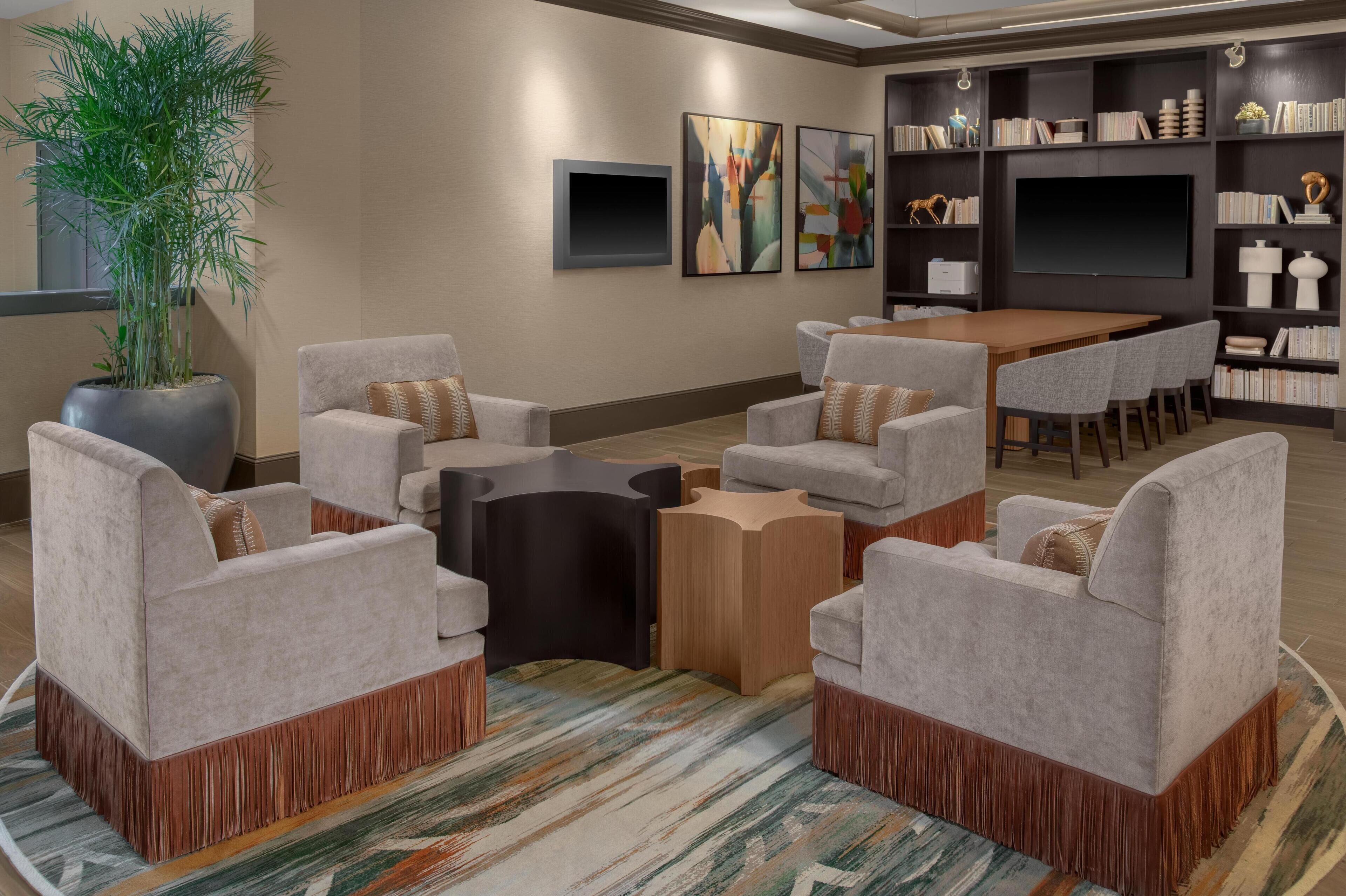 Photo - Embassy Suites San Antonio Riverwalk-Downtown