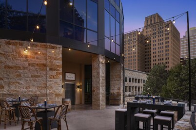 Embassy Suites San Antonio Riverwalk-Downtown