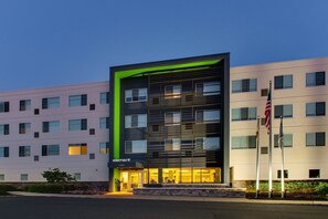 Exterior - Element Ewing Princeton (Trenton)