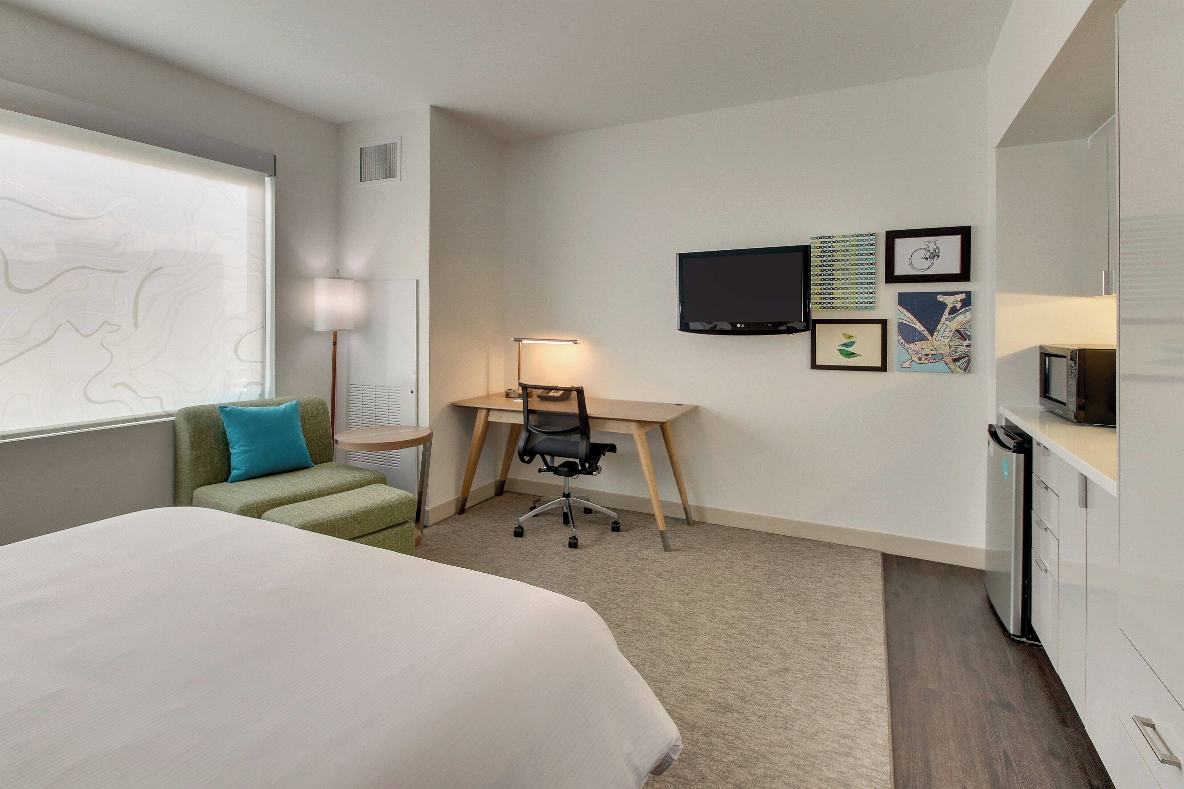 room, 1 king bed | down duvets, in-room safe, desk, laptop workspace