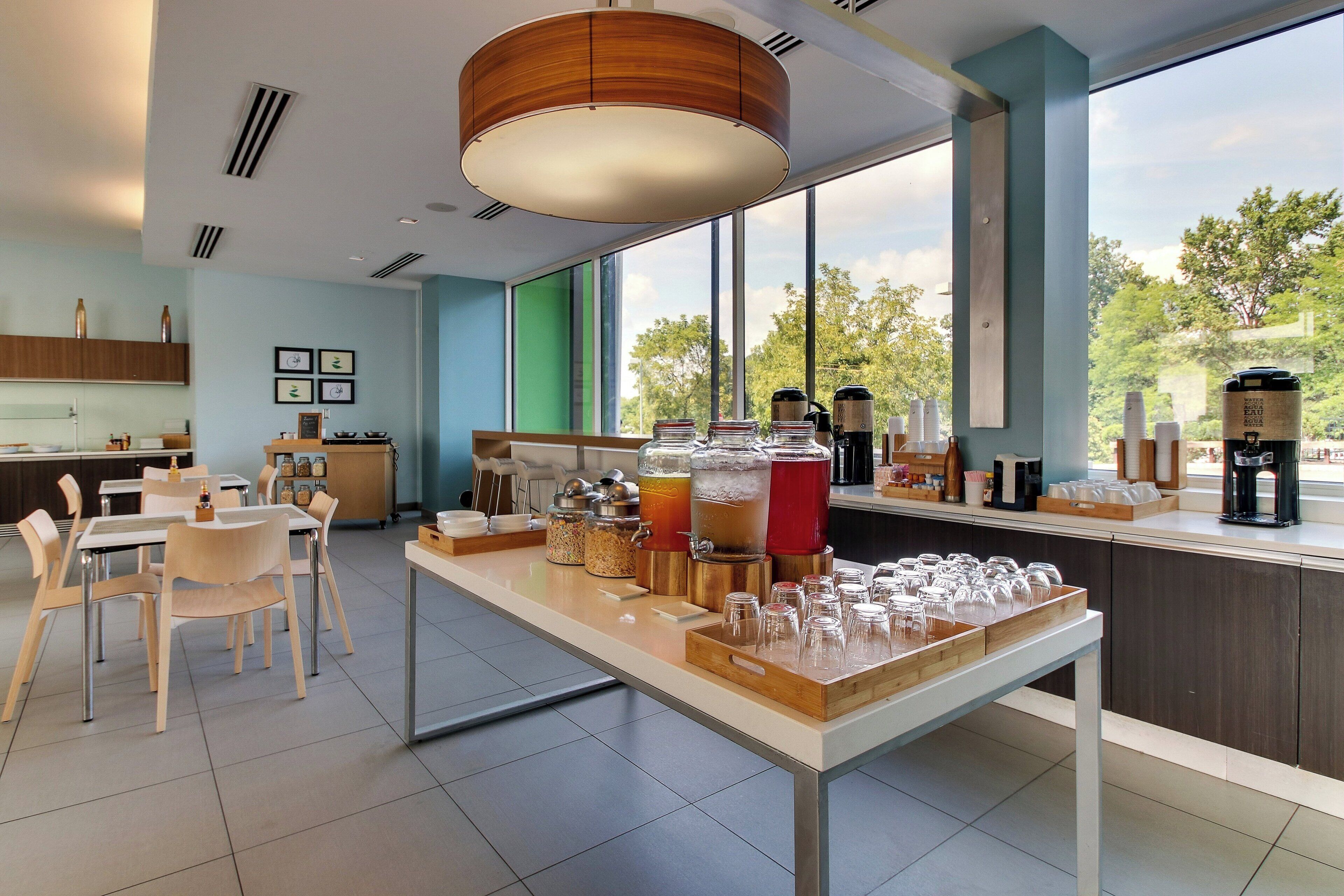 free daily continental breakfast