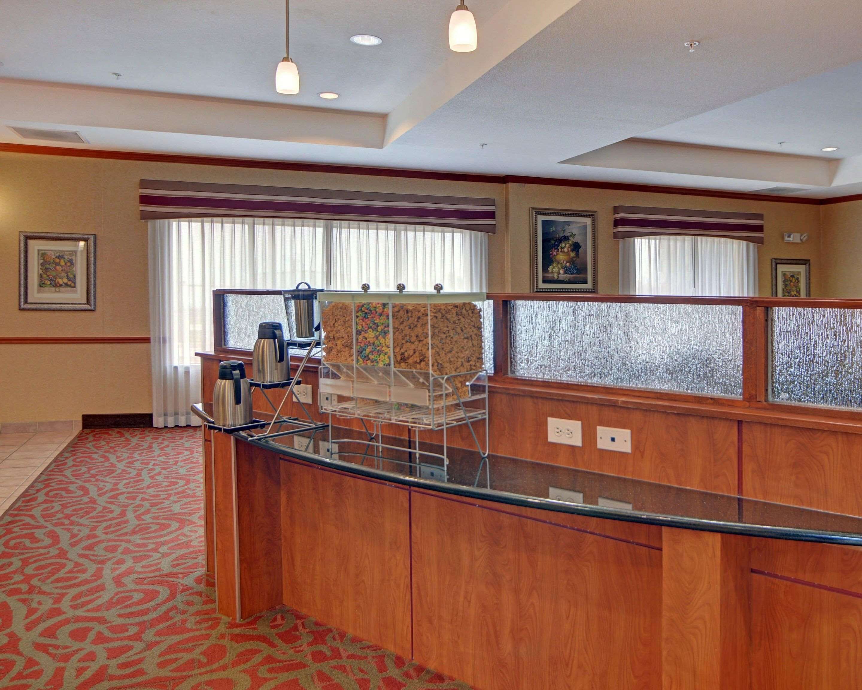 free buffet breakfast