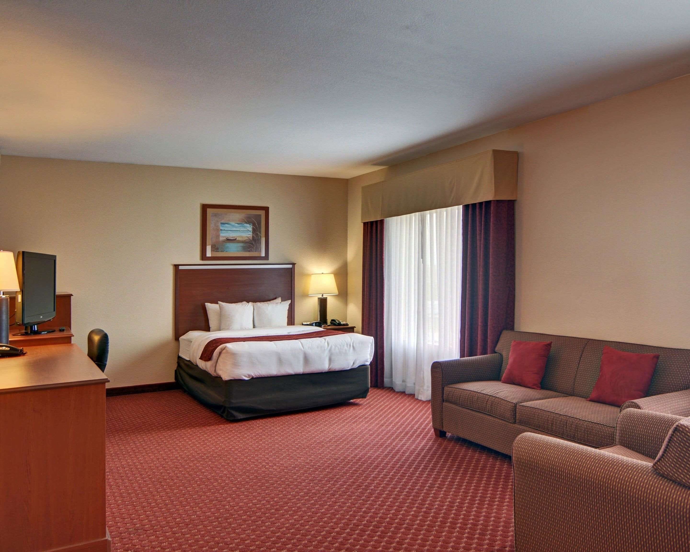 suite, multiple beds, accessible, non smoking | in-room safe, individually decorated, individually furnished, desk