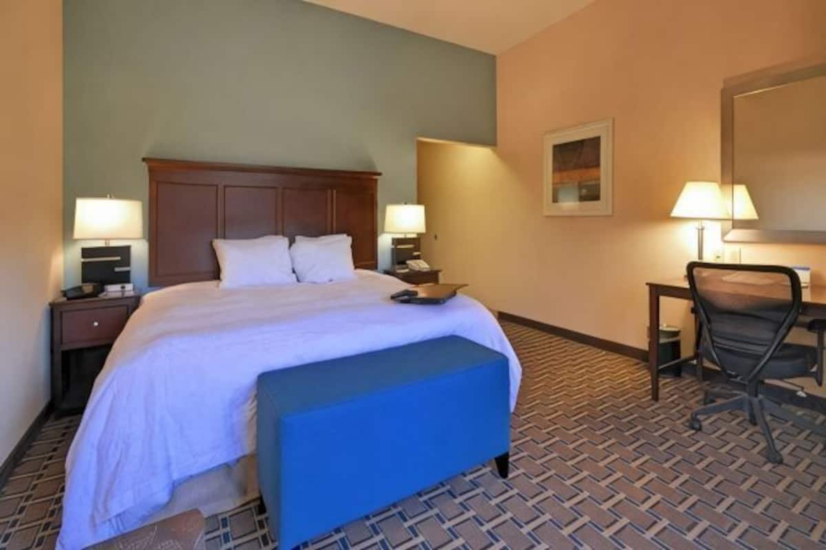 In-room safe, iron/ironing board, free WiFi, bed sheets