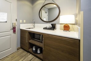 Minibar - Hampton Inn & Suites New Iberia Avery Island (New Iberia)