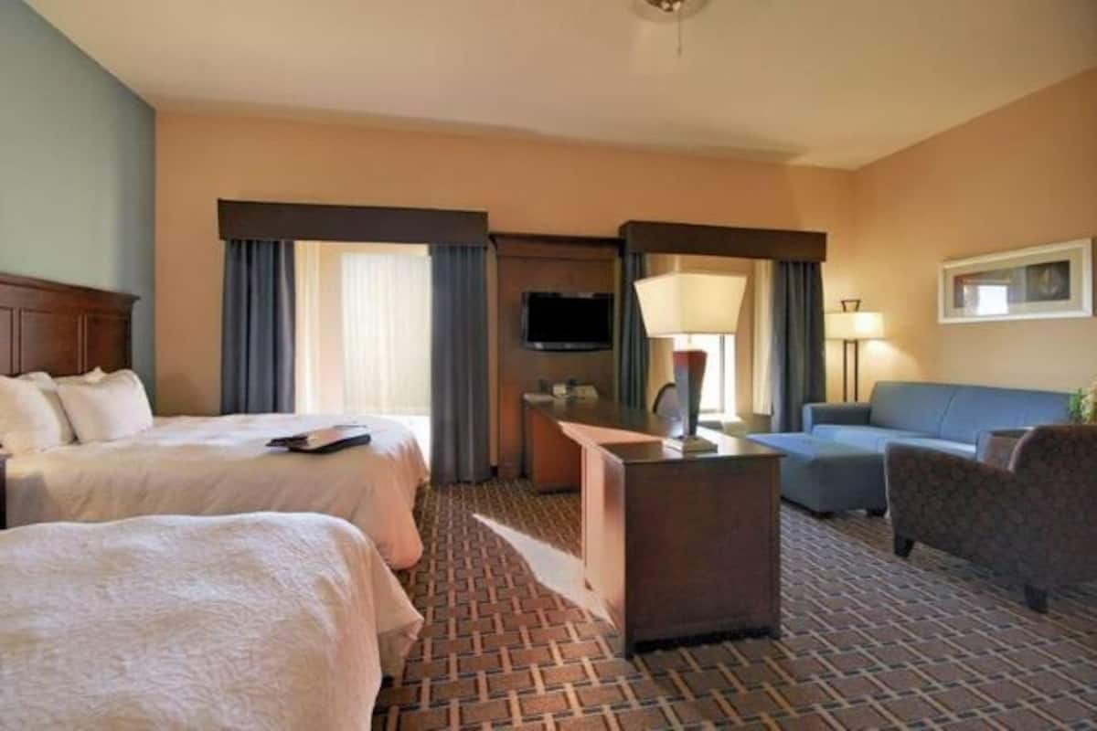 In-room safe, iron/ironing board, free WiFi, bed sheets