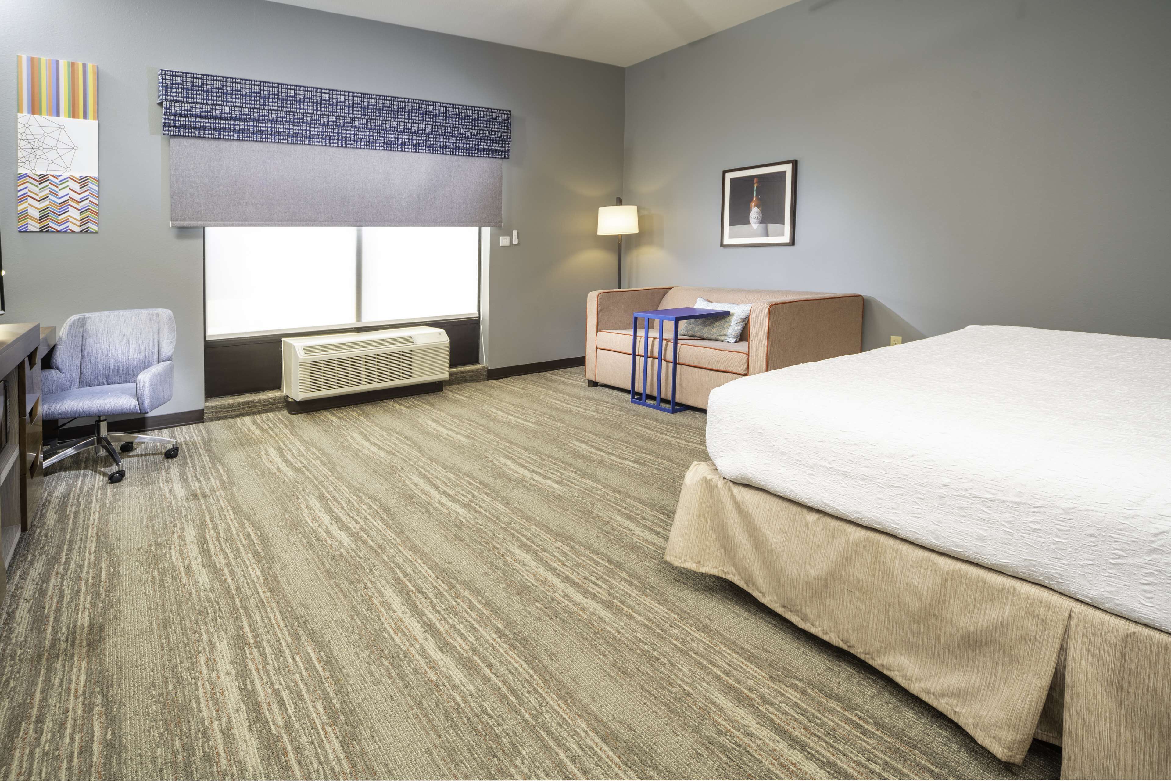 room, 1 king bed with sofa bed (study) | living area | 32-inch lcd tv with cable channels, tv