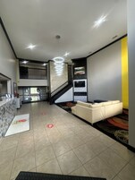 Sala de estar en el lobby