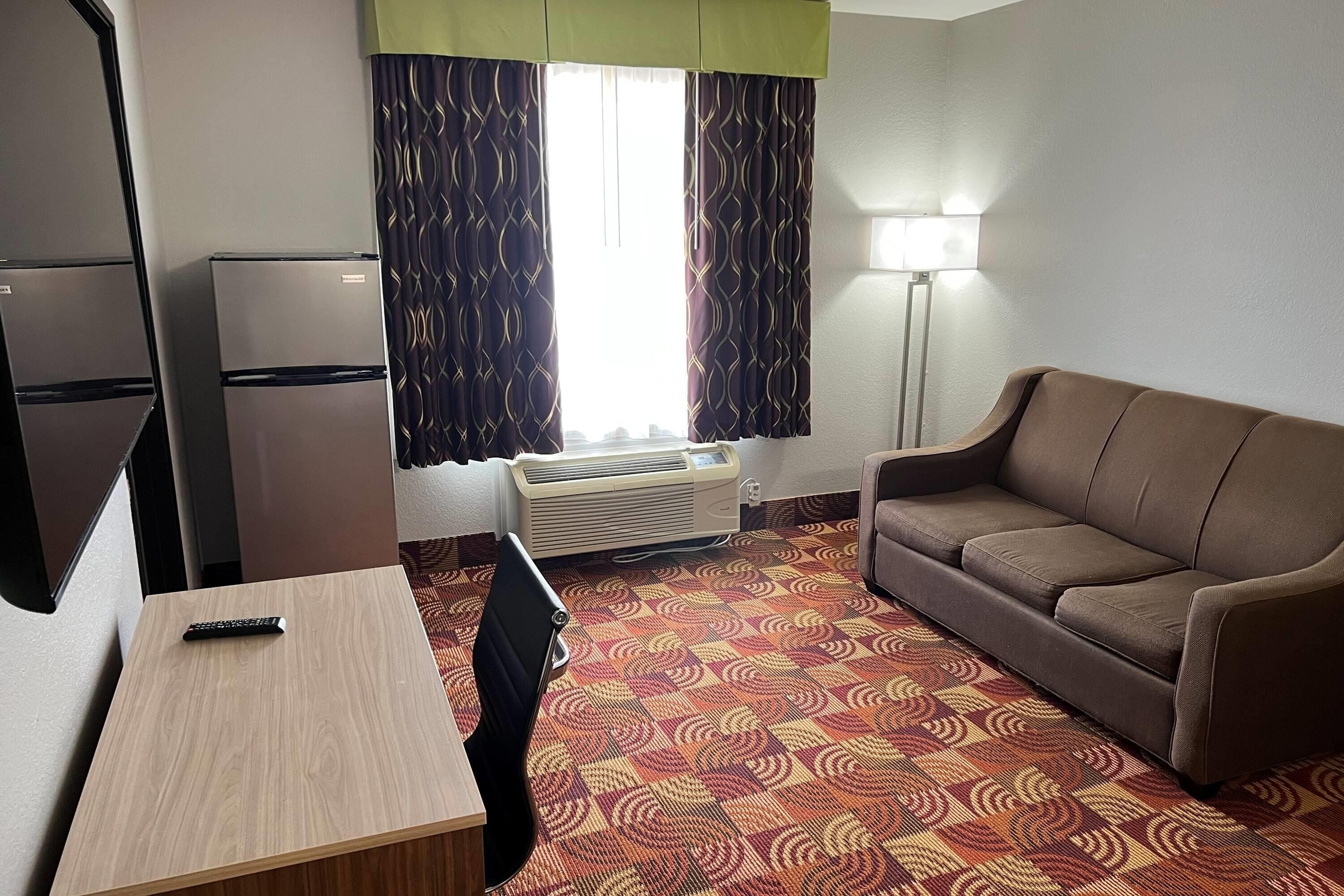 Suite, 1 King Bed, Non Smoking