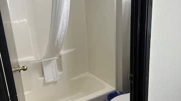 Zimmer, 1 King-Bett, Nichtraucher | Badezimmer