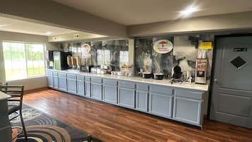 Free daily continental breakfast
