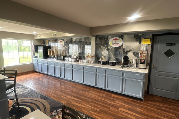 Free daily continental breakfast