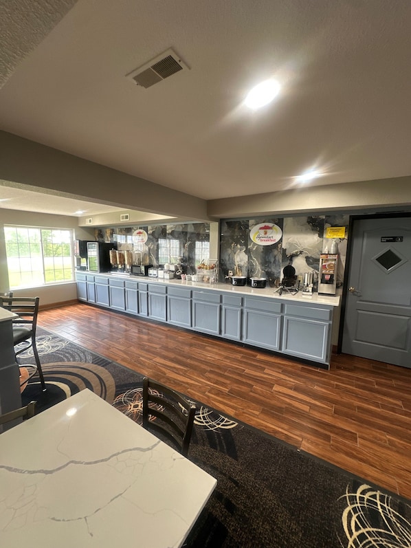Free daily continental breakfast
