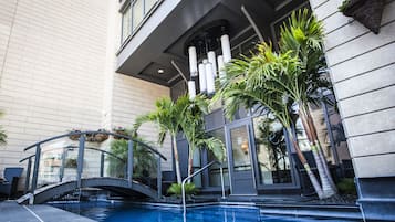 Piscina externa, piscina aquecida